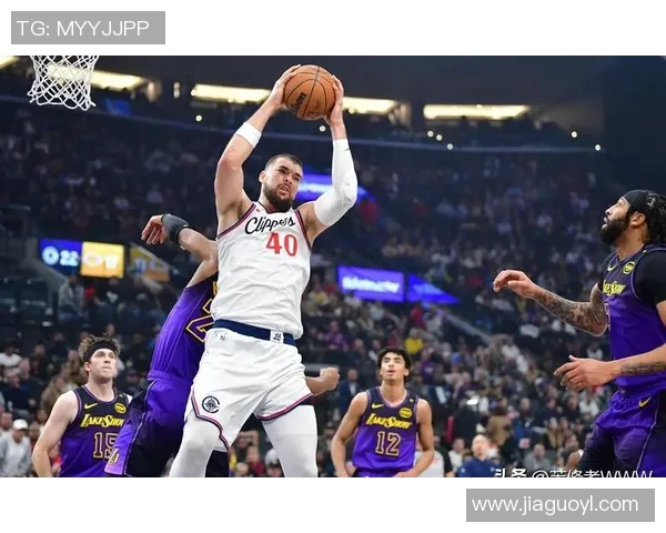 勇士与快船精彩对决全程录像回顾分析与精彩瞬间分享