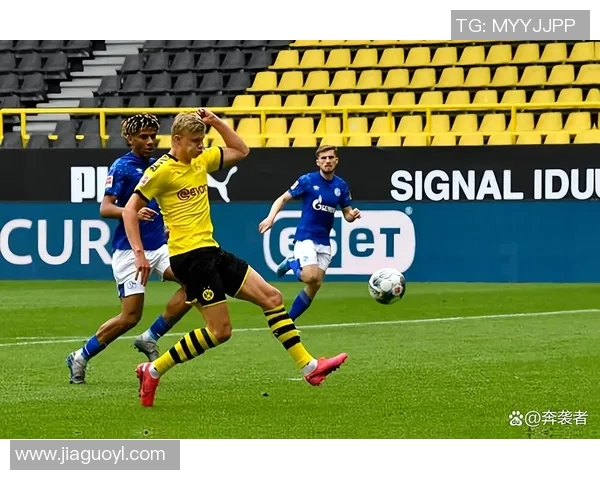 曼城与热刺巅峰对决精彩回顾球迷热情高涨引发全场狂欢