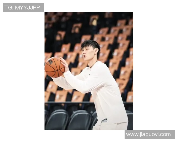 曾凡博：从青年才俊到篮球明星的成长之路与未来展望