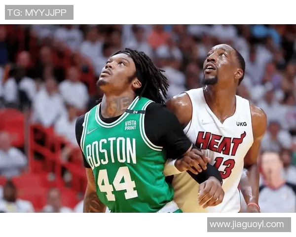 热火与凯尔特人球迷激情对决球场内外的热烈氛围与情感碰撞