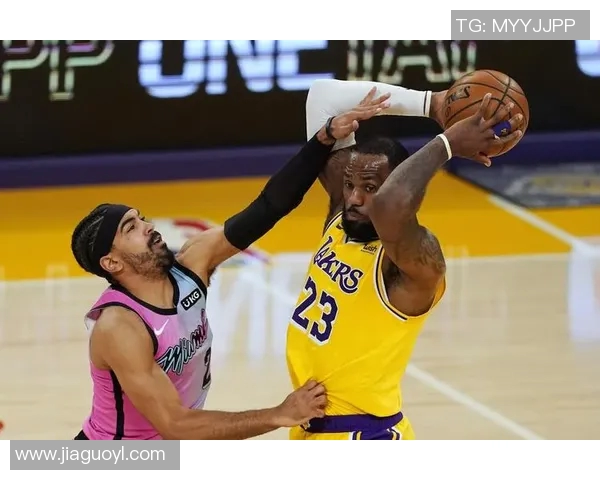 湖人热火精彩对决回放分析与赛后点评带你重温比赛瞬间